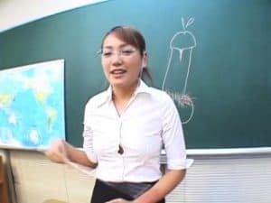 ครูสาวสุดแซ่บ สอนโมคควย ชักว่าว ในคาบเรียน